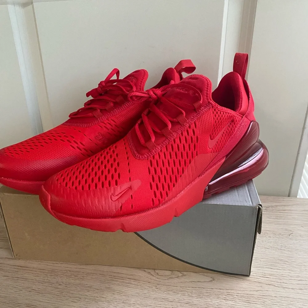 Nike Air Max 270 ‘Triple Red’ Men Sneakers- SZ 11 - Picture 4 of 6